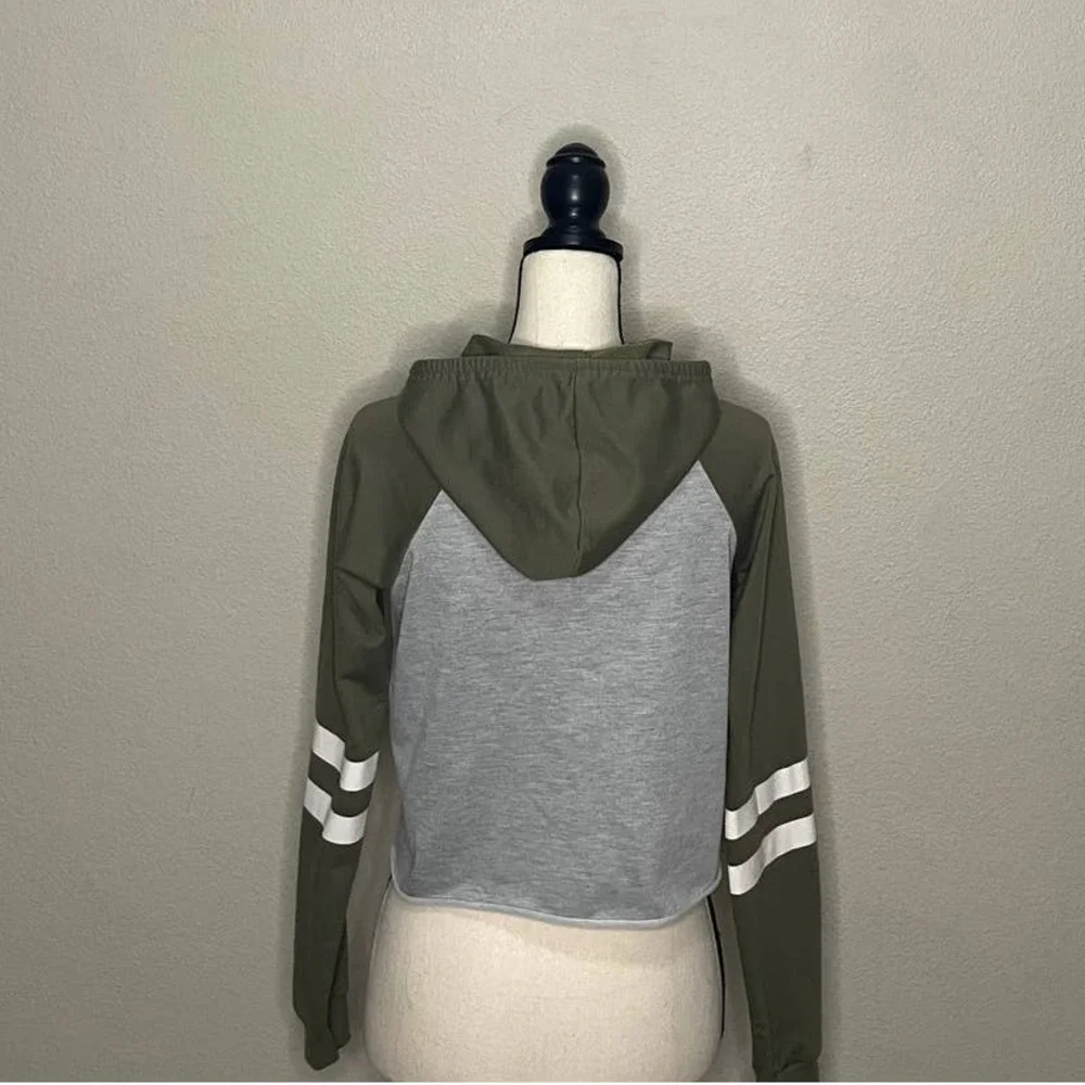 Hoodie‎ Sweater Womens Small Gray Green Cactus Graphic Cropped University Stripe